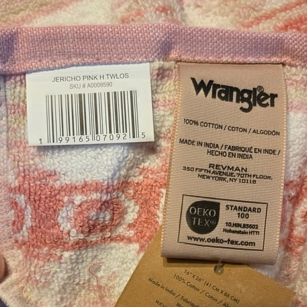NWT WRANGLER JERICHO PINK BATH TOWEL
